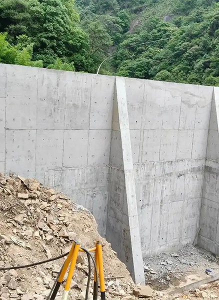 青岛北区重力式挡土墙